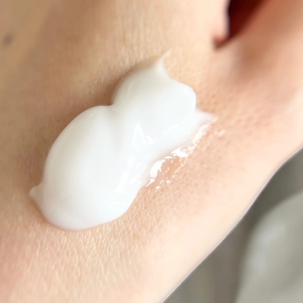 パーフェクトワン 薬用ホワイトニングジェル テクスチャー