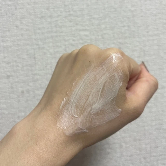 MAQUIAブライトニング・UVグランプリ2023「スキンケアUV部門」受賞！みずみずいしさが病み付きになる♡COVERMARK トリートメント  デイ  クリーム_3_2