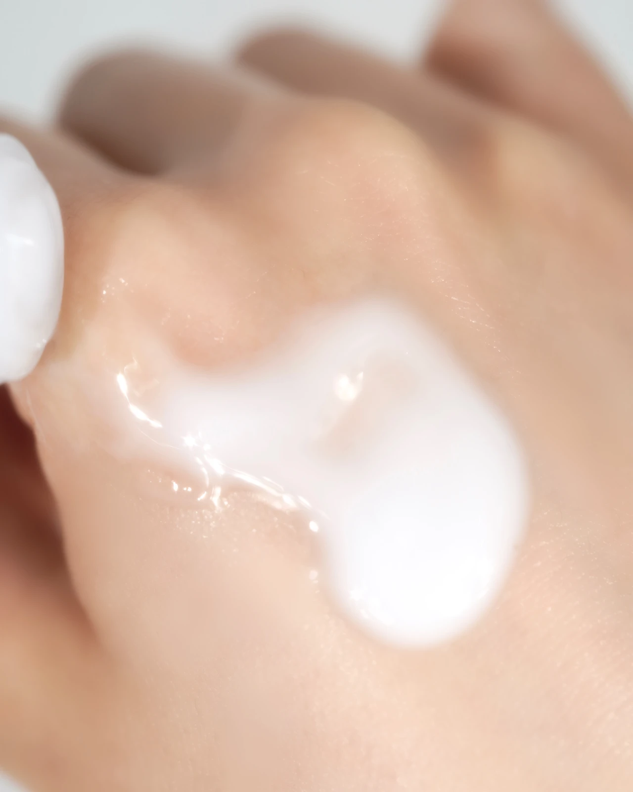 365日いつでも使いたくなる「IHADA」のスキンケア。お肌のコンディションがイマイチなとき、化粧水と乳液選びに悩んでいるとき、この薬用スキンケアはいかが？_3_2