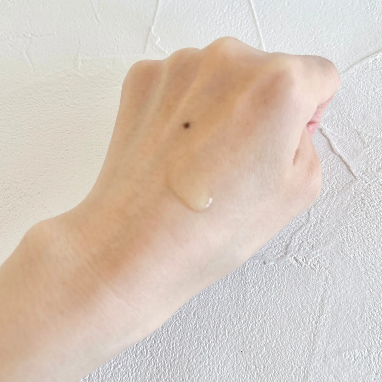 ケアナボーテ VC10濃美容液 テクスチャー