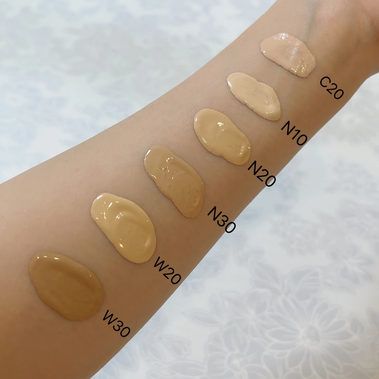 SPステイ ルミマット リキッド ファンデーションのスウォッチ①