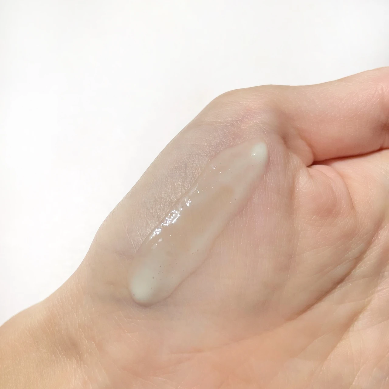 今まで避けてた『レチノール』を初めて使ってみた！多くレチノールが入ってるけど敏感肌でも使いやすい？【VT COSMETICS  シカレチA エッセンス0.1】_3