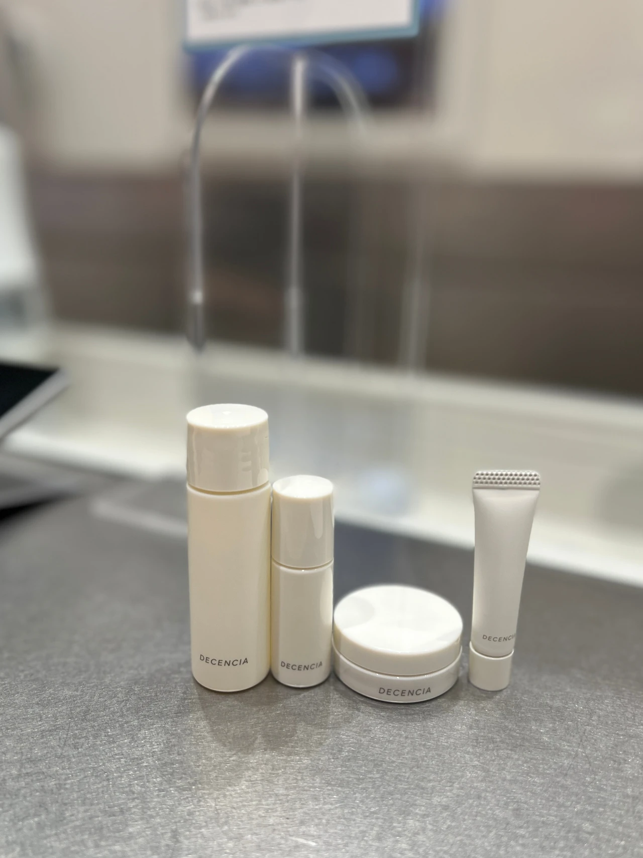 使ってみたら肌感激。10/4新発売の「ディセンシア クリーム」がアラサーの味方すぎる!_11