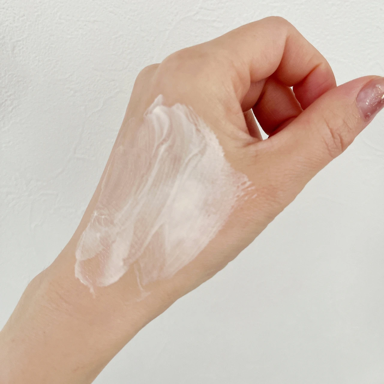 【スキンケア】夕方のお疲れ肌で悩む方に！日中ダメージから肌を守るスキンケアクリーム。カバーマーク トリートメント デイ クリーム_3