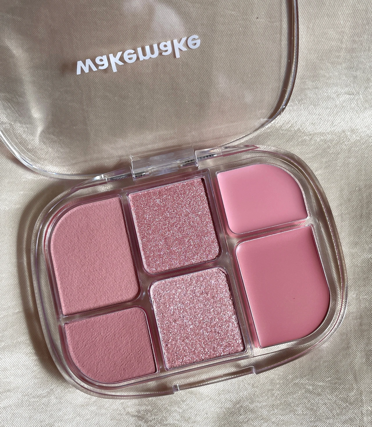 ウェイクメイク、アイシャドウ、韓国コスメ