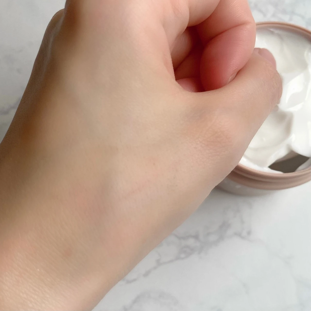 手 コスメ 化粧 クレンジング メイク落とし