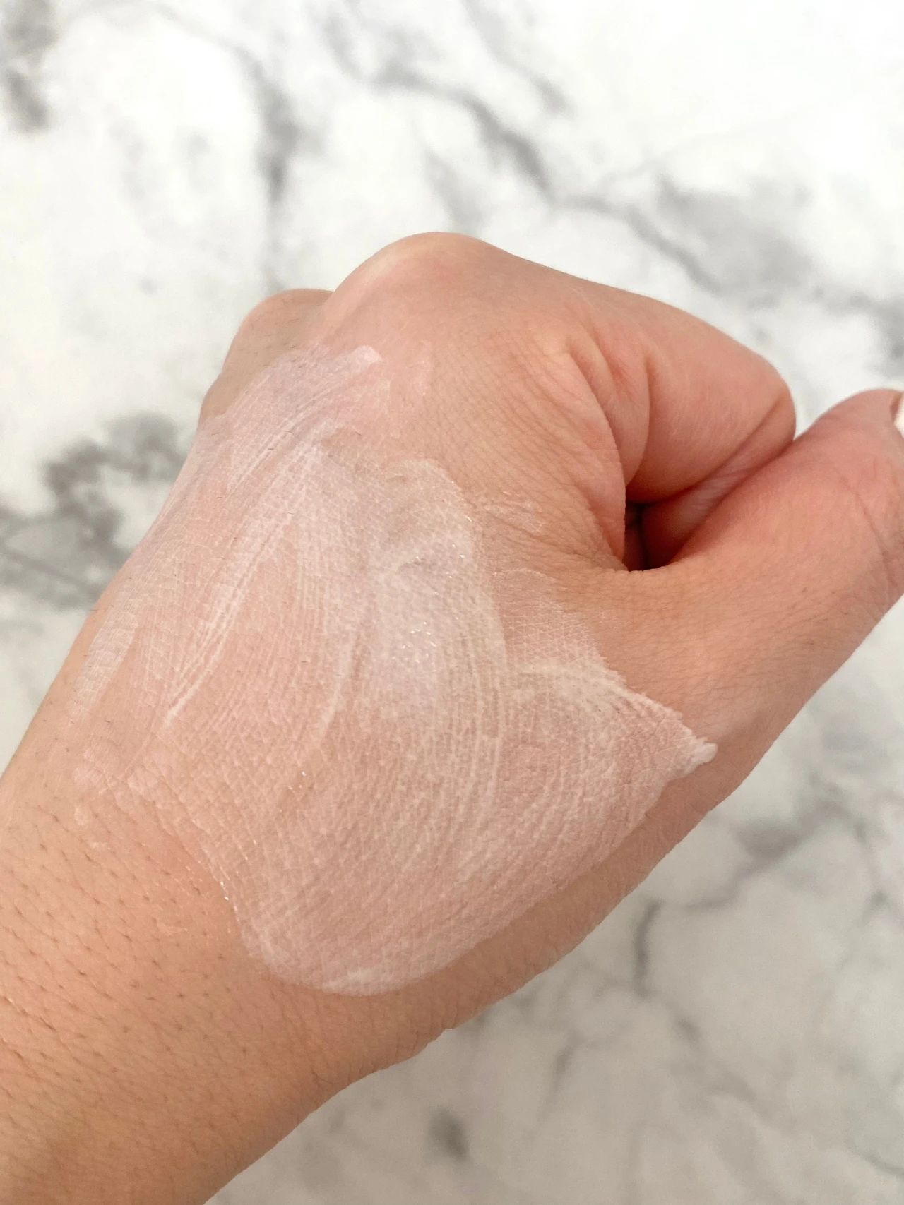 カバーマーク　トリートメントデイクリーム　石井美保　日焼け止め　下地クリーム