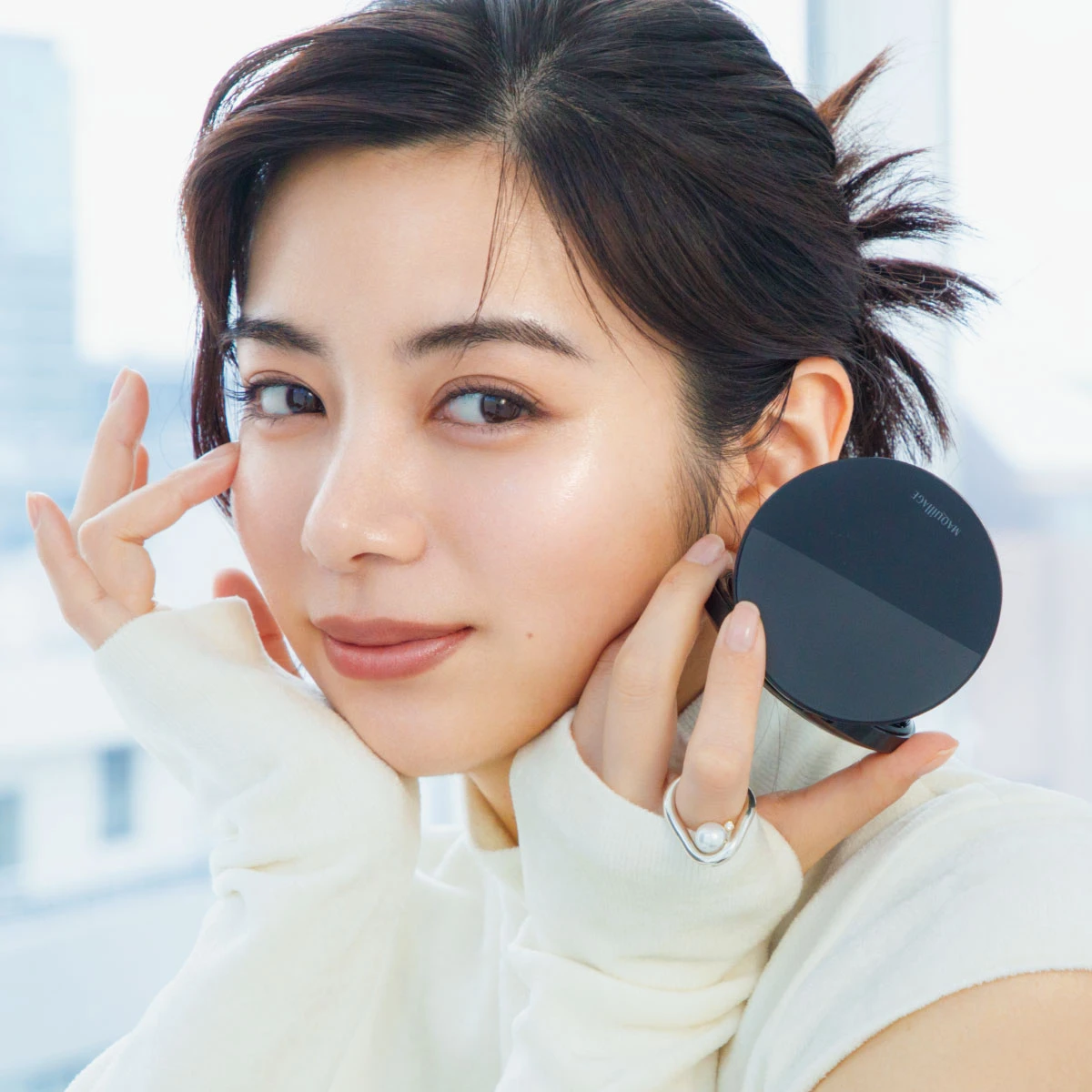 池田エライザ マキアージュ ドラマティック エッセンスクッション グロウ