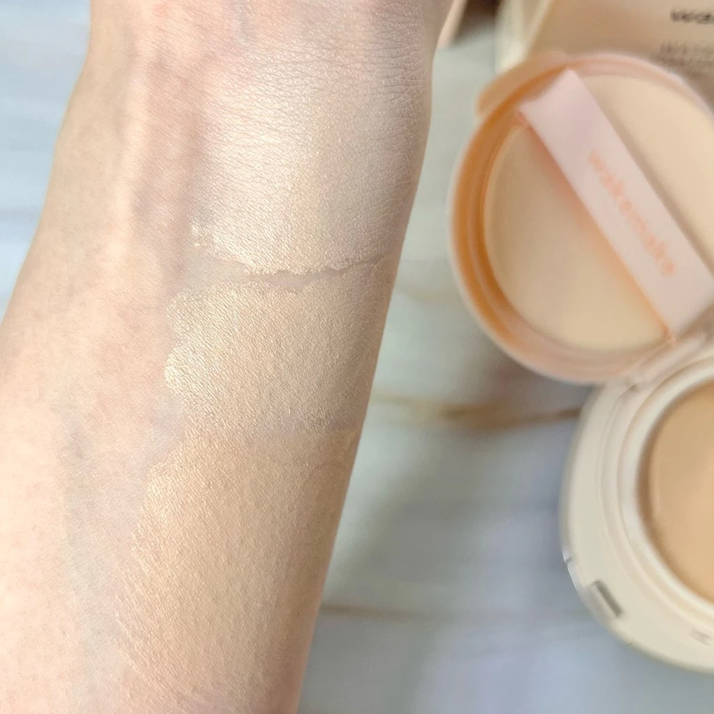 WAKEMAKE（ウェイクメイク）　『ウォーターグロウコーティングバーム』　ファンデーション