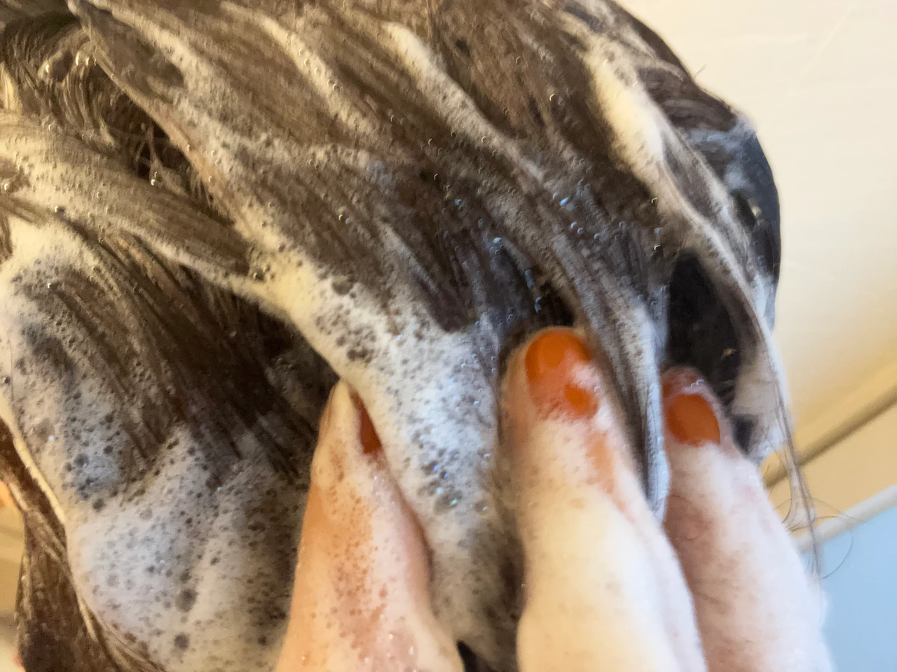 【注目！】スキンケア発想　髪にも導入美容液？！インシルクシリーズでサラツヤ髪に_3