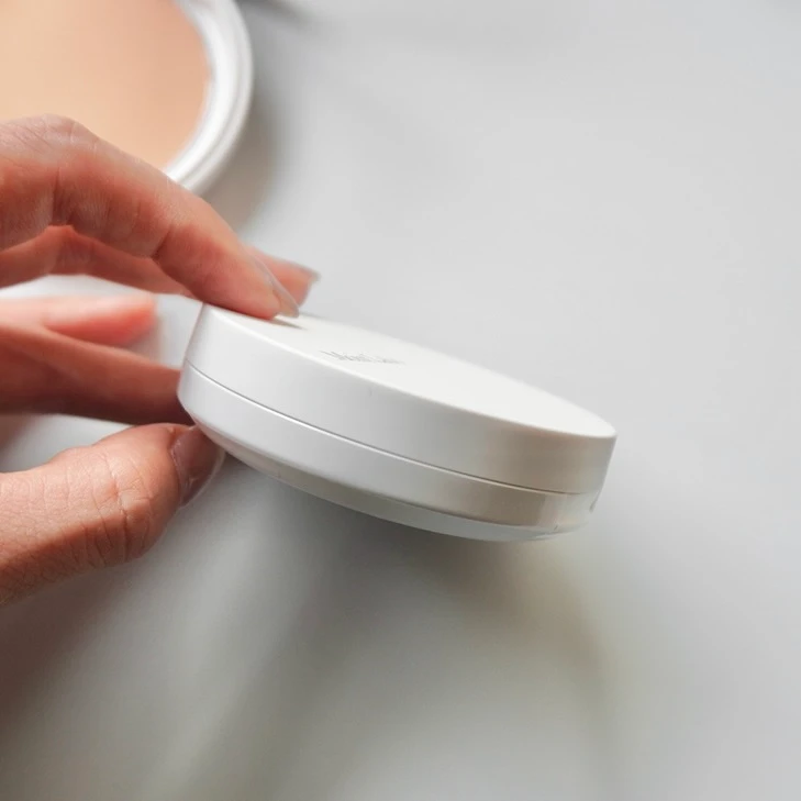 モイストラボ MoistLabo パウダレスフィット ファンデーション パウダーファンデ 崩れない 夏 毛穴