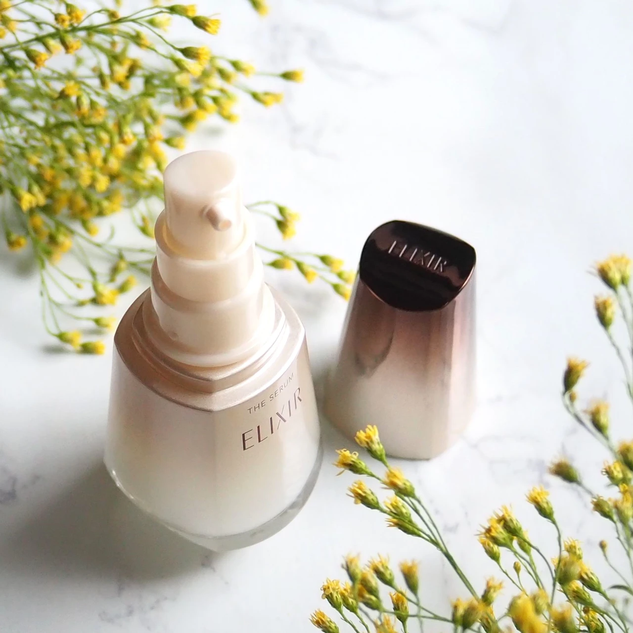 「エリクシール ザ セラム aa（医薬部外品）」のボトル