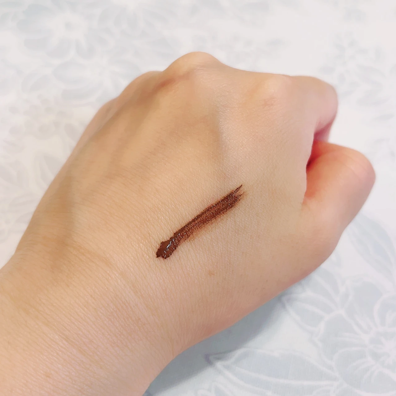 D-UPパーフェクトエクステンションマスカラ for カールのマロングレージュのスウォッチ