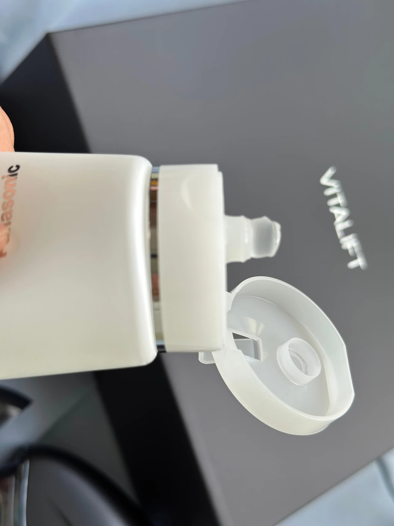 絶妙なフィット感の新鋭美顔器パナソニック バイタリフト かっさ EH-SP85_5