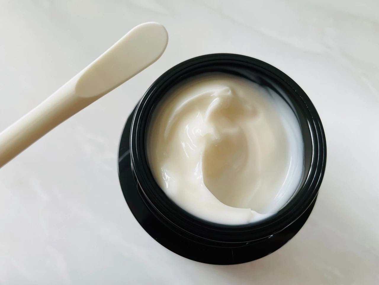 今、ゆるみに悩んでいる全ての人へ！ゆるんだ肌を包み込むホールド感を体感して下さい。【オバジ(Obagi)】_4