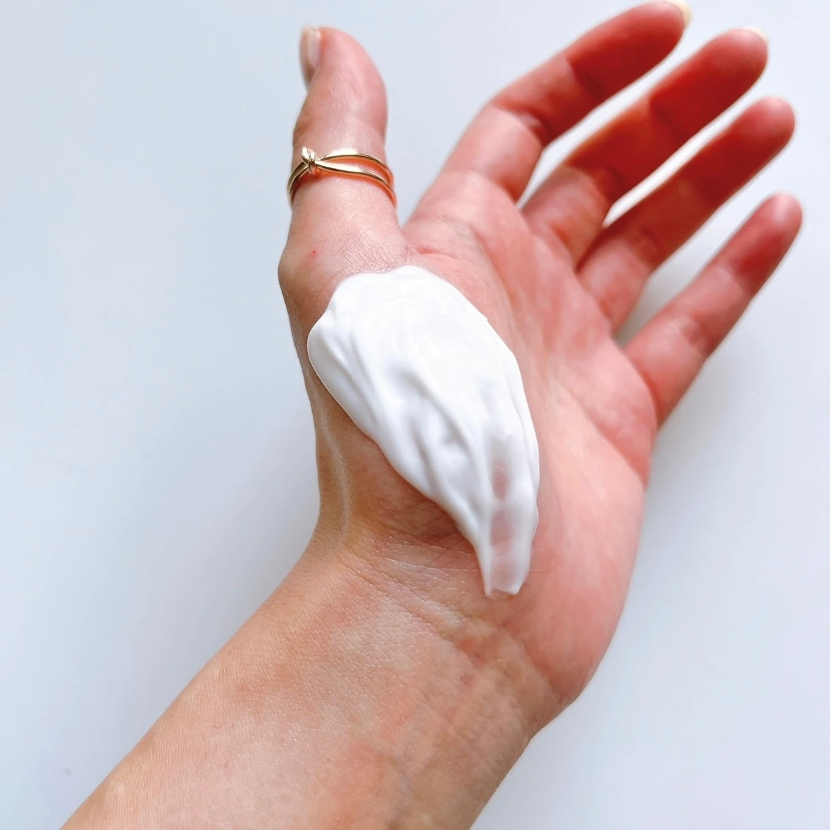 【NEW】2月10日発売のestのボディセラムがすごい！顔レベルのスキンケアをボディまで、冬の乾燥に負けないしっとり贅沢ケア♡_3_2