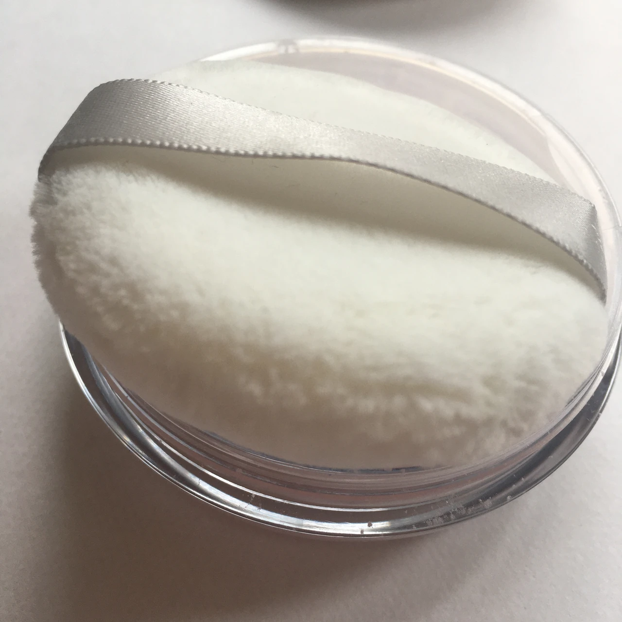 【肌悩みに合わせて選べる】毛穴をぼかしてなめらか肌を演出する、持久型パウダーがプリマヴィスタから発売！_3_1