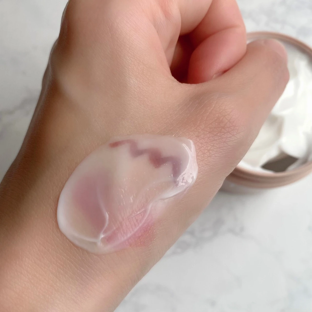 手 コスメ 化粧 クレンジング メイク落とし