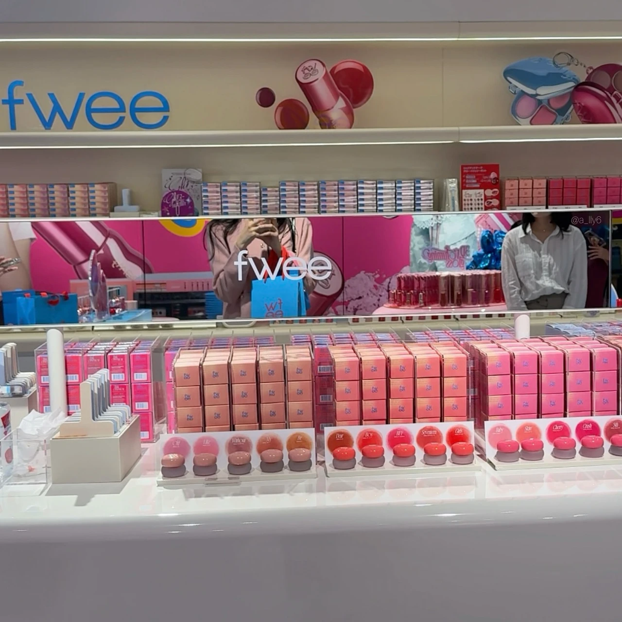 【ついにオープン】fweeアジト大阪訪問レポ🩷🩵´-_3_3