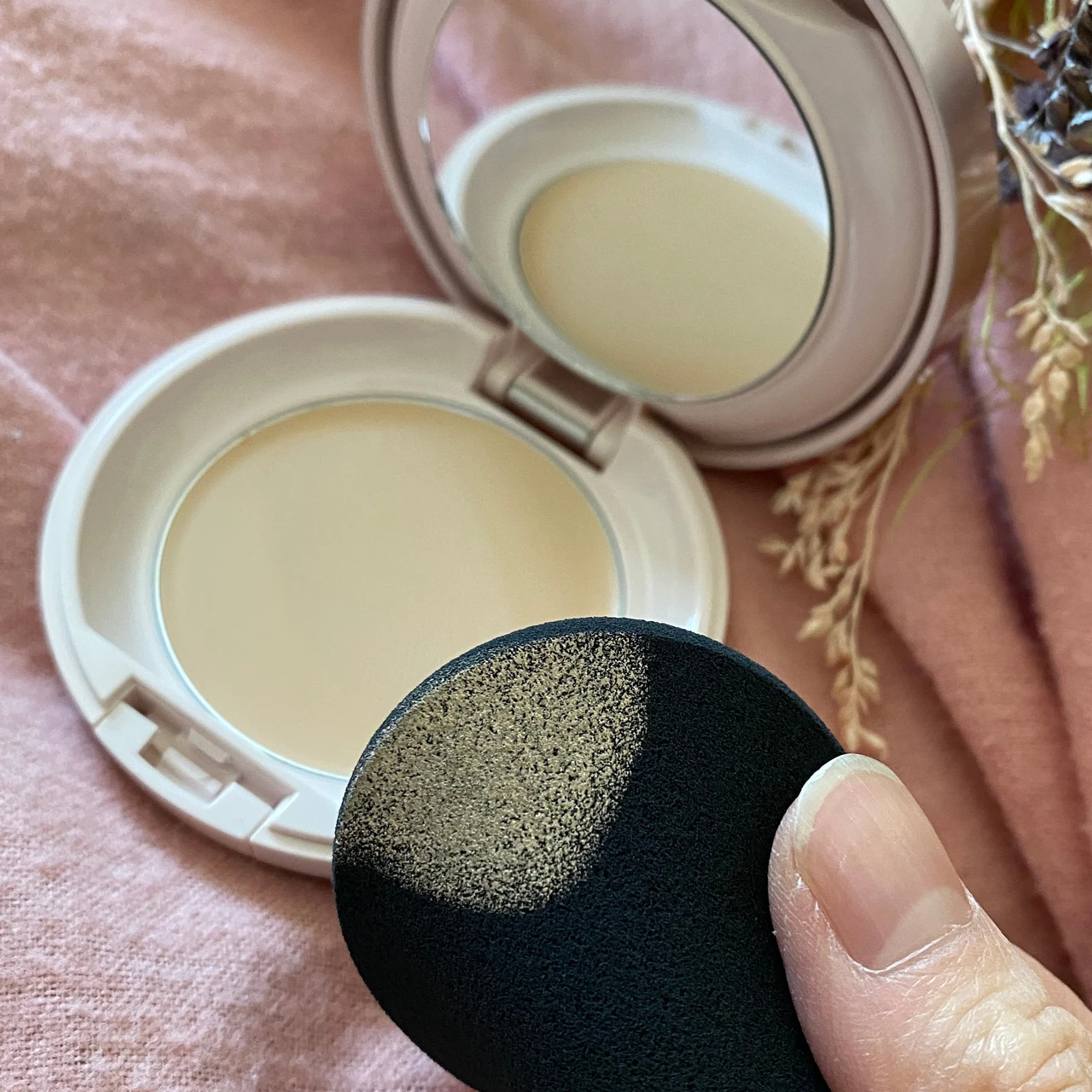 度肝を抜くバーム状美容液ファンデーションでうるおい持続！崩れにくくキレイな仕上がり［プリマヴィスタ］_3_1