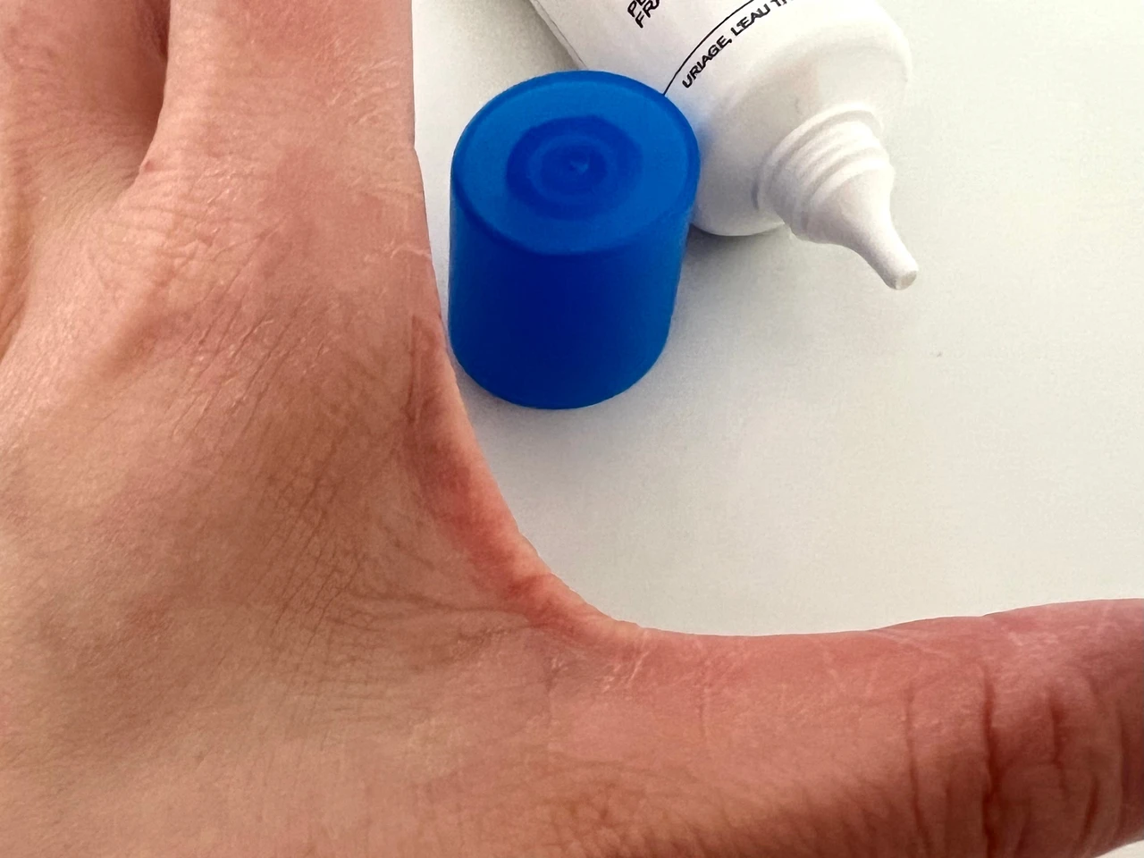 【ユリアージュ】ゆらぎ肌にも、ニキビ肌にもオススメ！亜鉛や銅など、ミネラルたっぷりな温泉水使用のシカクリームでしっかり保湿で小ジワケア。_2_2