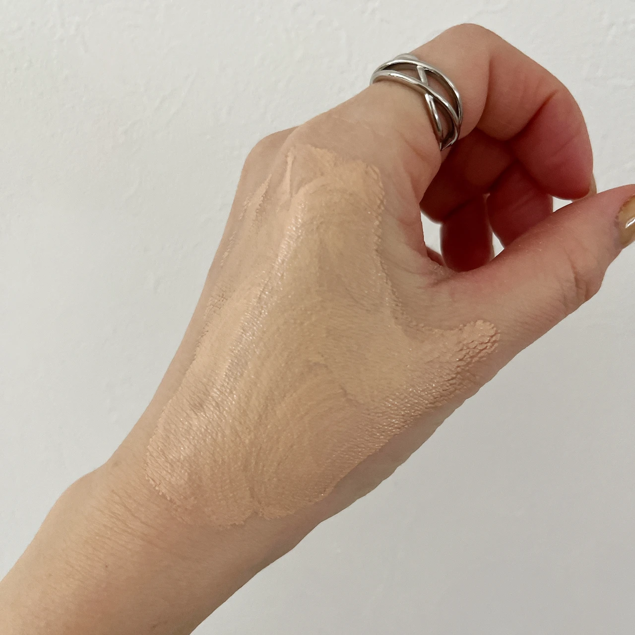 発売前から話題の新作ファンデーション！超うす膜で毛穴レス透明肌が作れる♡「メイベリン SPステイ ルミマット リッキドファンデーション」を全色レビュー！_4_3