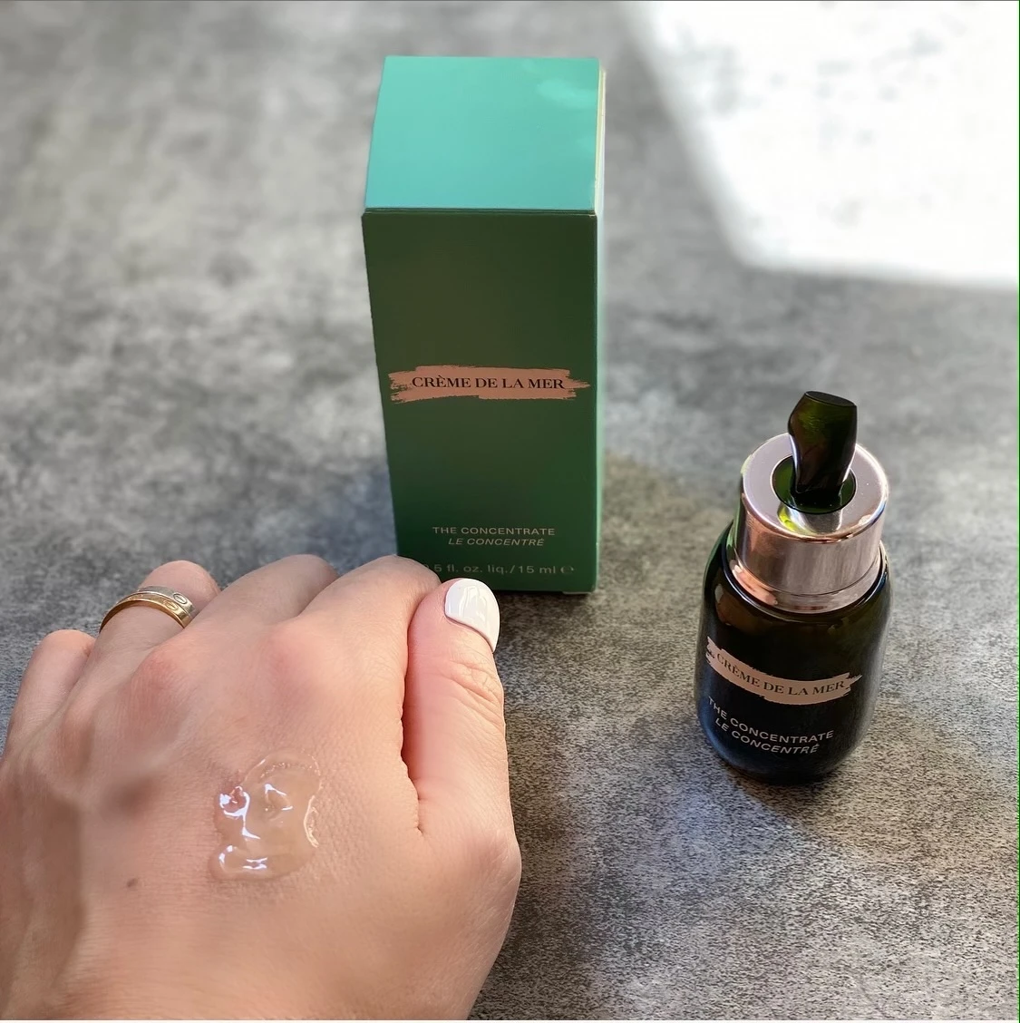 【憧れコスメ】ドゥ・ラ・メール ベストセラー美容液『ザ・コンセンレート』
が進化!マスク時代のお肌をベストコンディションへ
_2_2