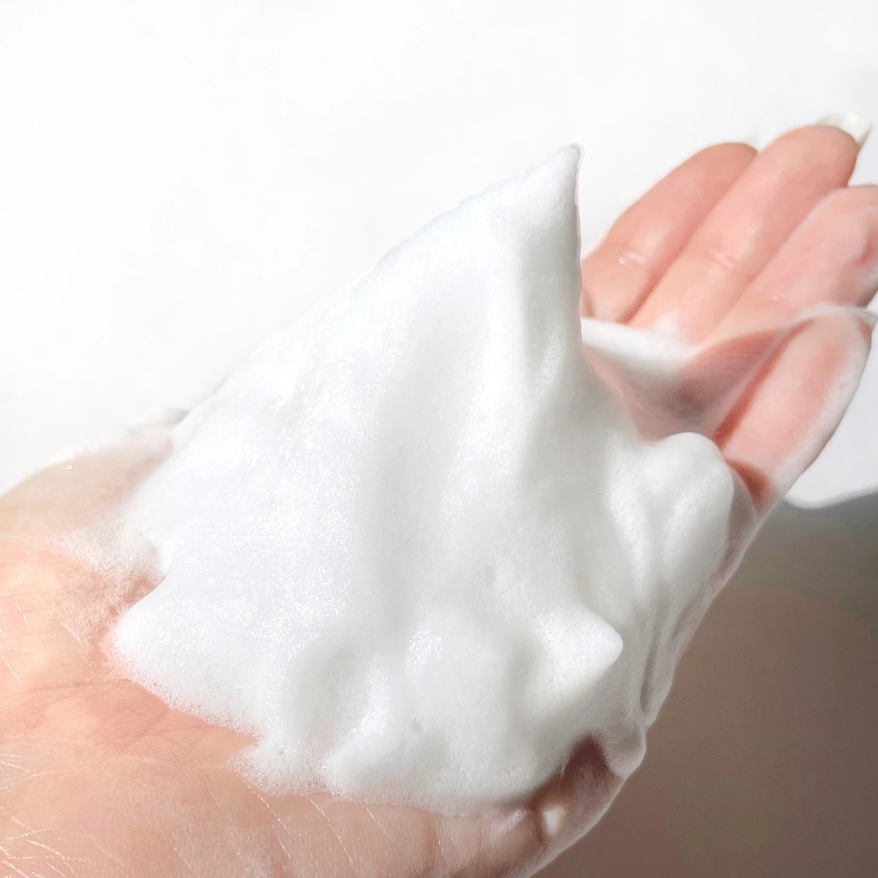 濃密な泡で肌の汚れを落とす!こだわりの手作り固形石鹸【アルソア クイーンシルバー】をご紹介します!_3