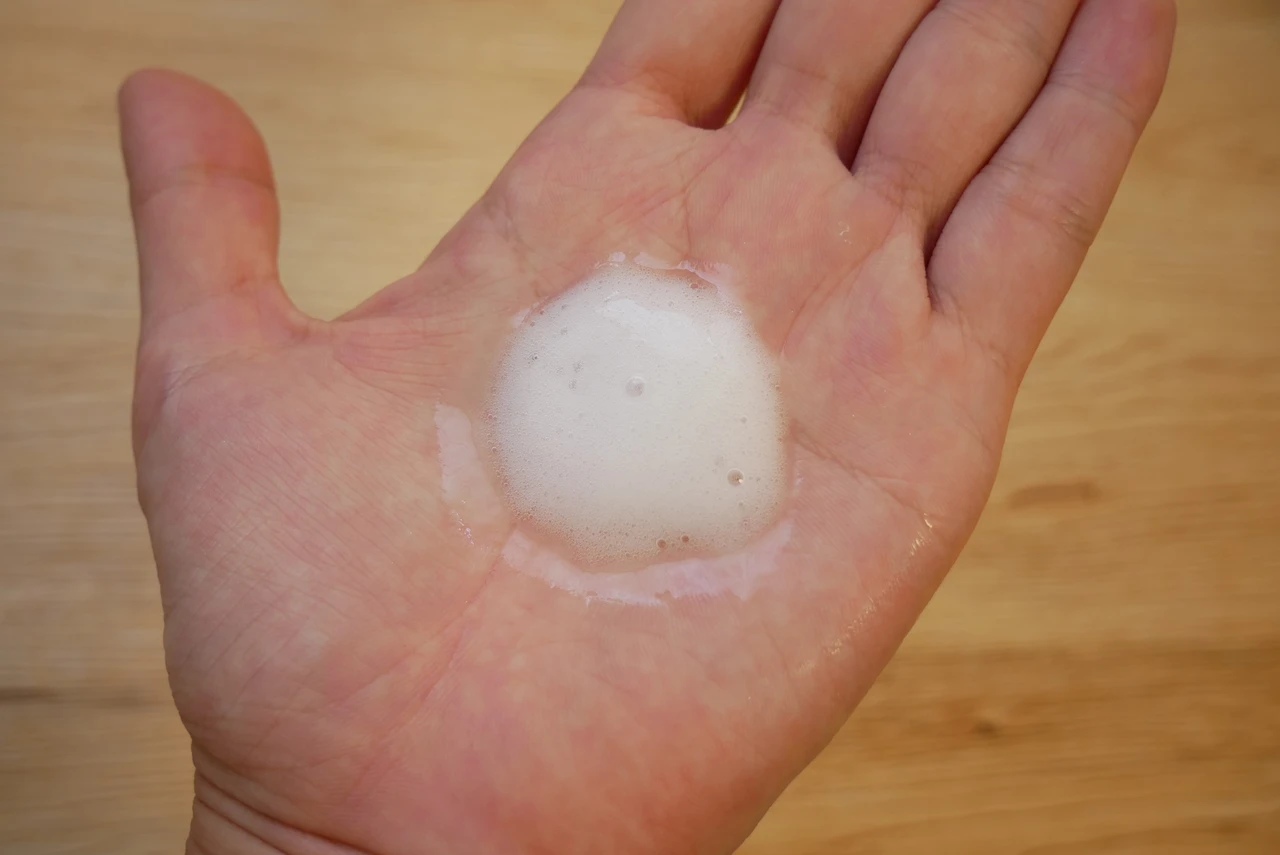 ines アクア チャージ ムースの泡