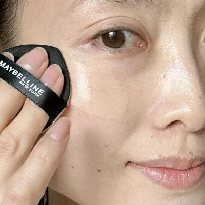 「メイベリン SPステイ クリームパクト ファンデーション」C20スウォッチ