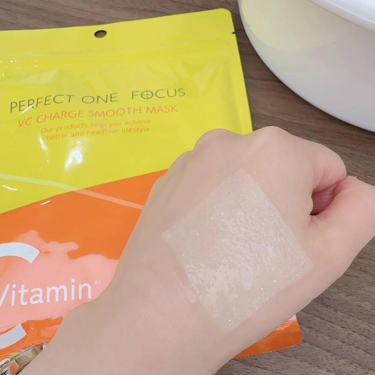 パーフェクトワンフォーカス VCチャージスムースマスクのテクスチャー