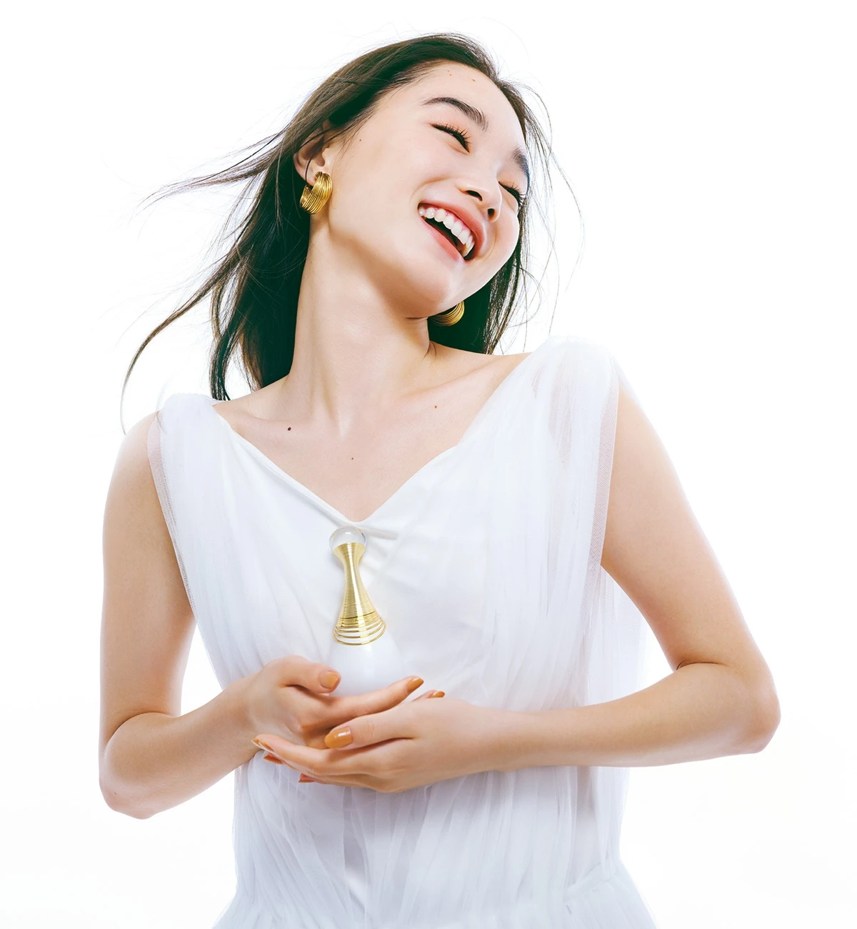 白い花々と水、その美しき出合いの香り 「ジャドール パルファン ドー」、降臨_3