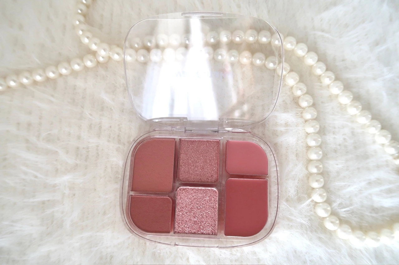 wakemake  ​ソフトシアーマルチパレット 02 レイジーローズのパッケージ