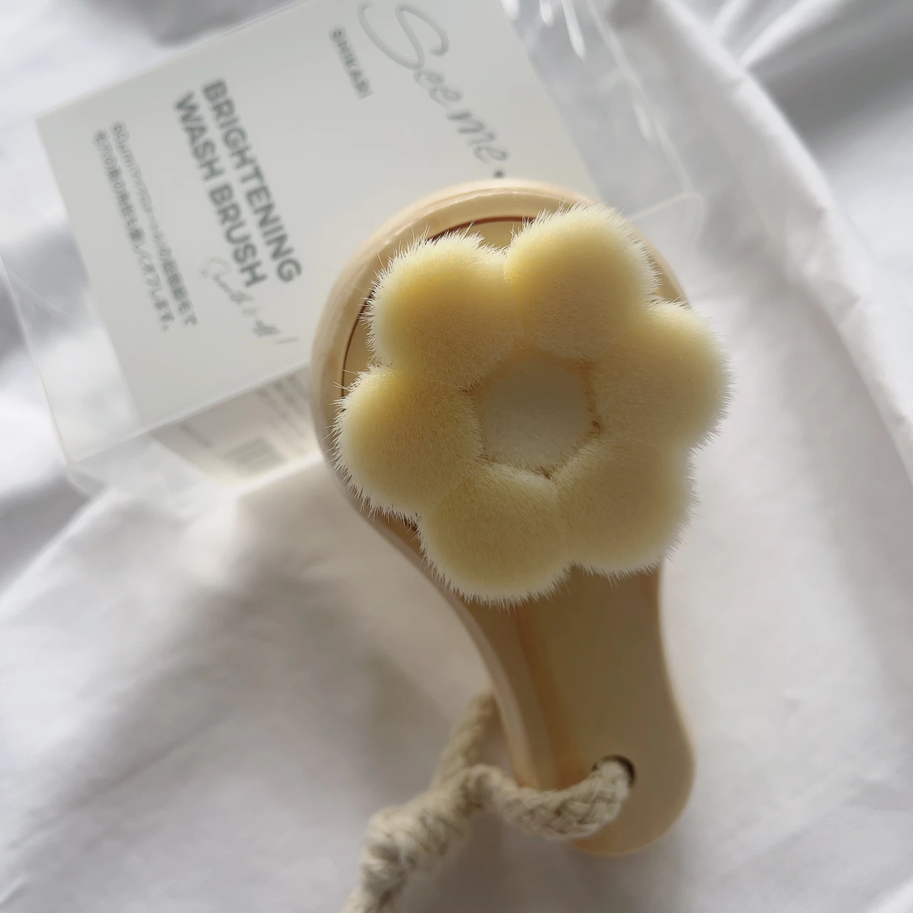 1本で簡単&手軽に透明美肌仕上げ！SHIKARI「BRIGHTENING　WASH（ブラシセット）」を元美容部員&現役エステティシャンママがレビュー(^^)/_2