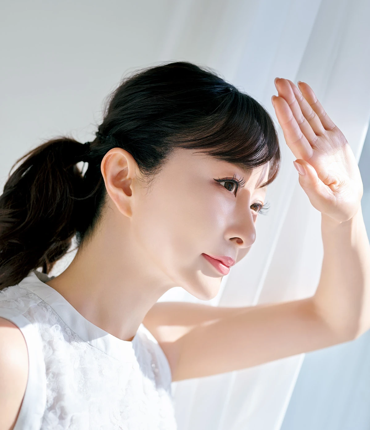 石井美保　雪肌精　透明感　美白UV乳液　化粧下地　日やけ止め　