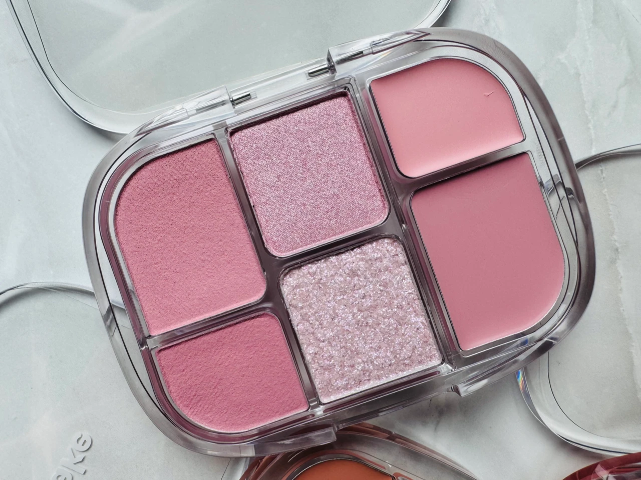 WAKEMAKEのソフトシアーマルチパレット 03 ラベンダープレジャー