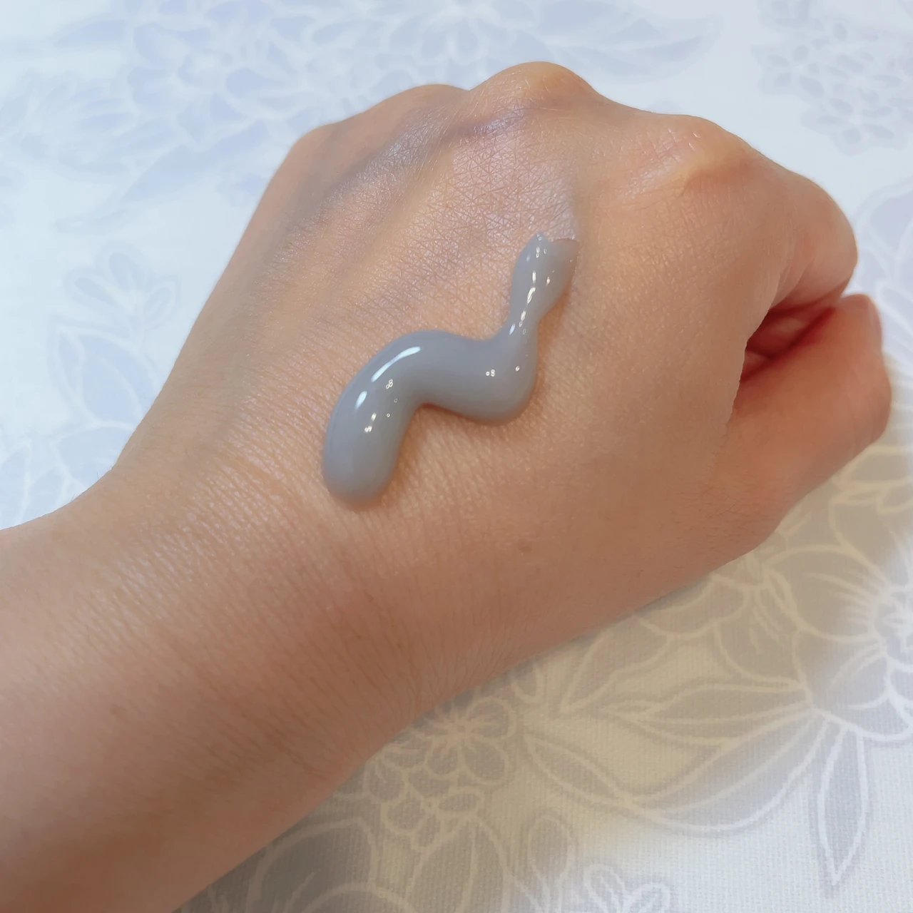 ドロアス クレイクレンジングジェルのテクスチャー①