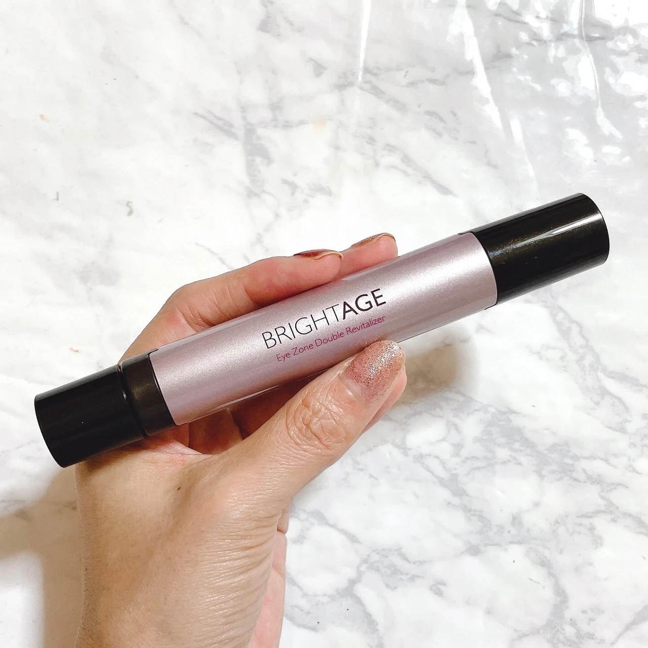 アイケアにおすすめ！ブライトエイジのセラムとバーツが1つなった『２in１スティック』でハリ・艶のある目元へ！_4