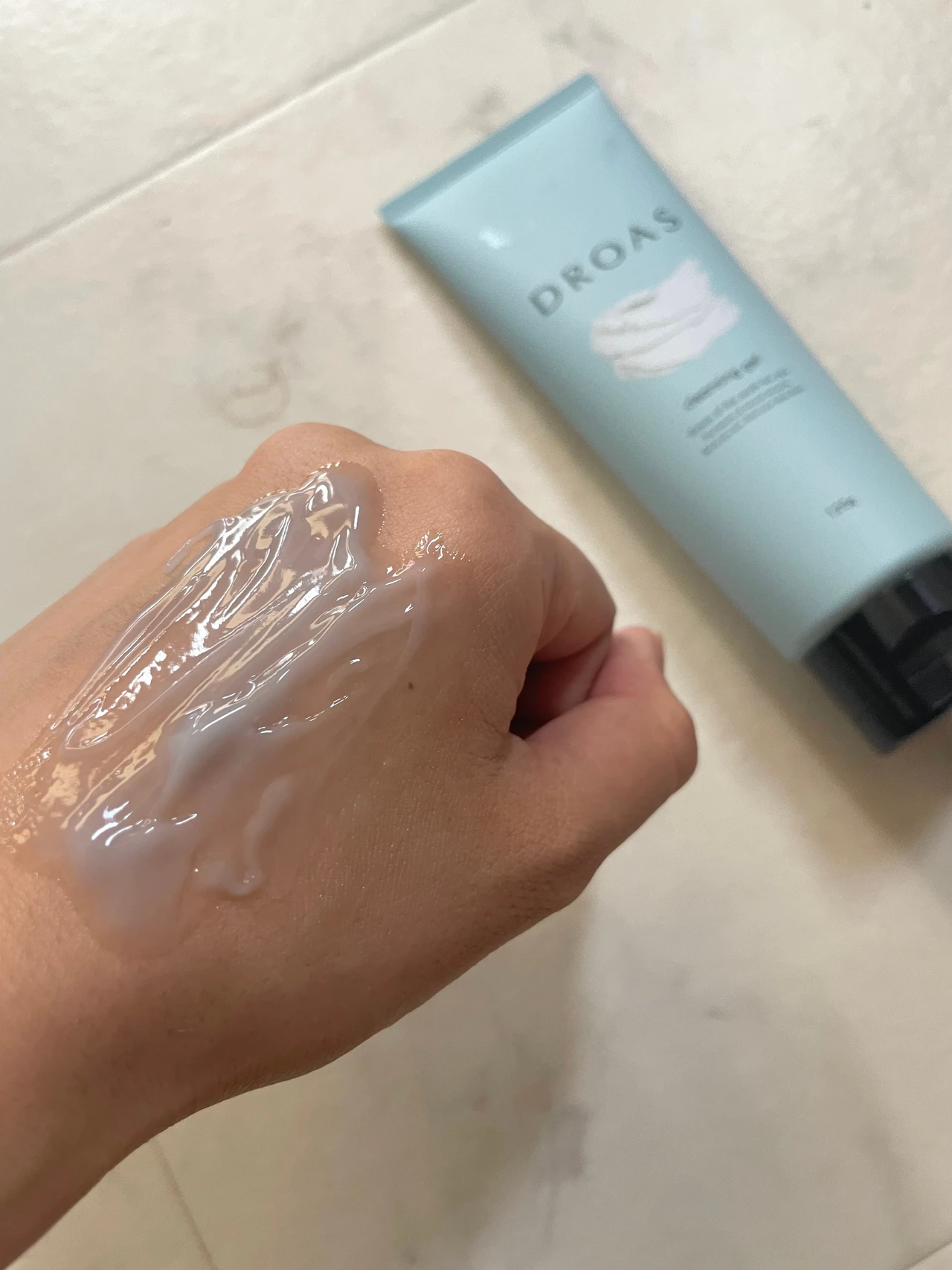 毛穴の黒ずみ悩みに効く！泥の力で汚れを落とす【ドロアス クレイクレンジングジェル・クレイクリアウォッシュ 】_2_2