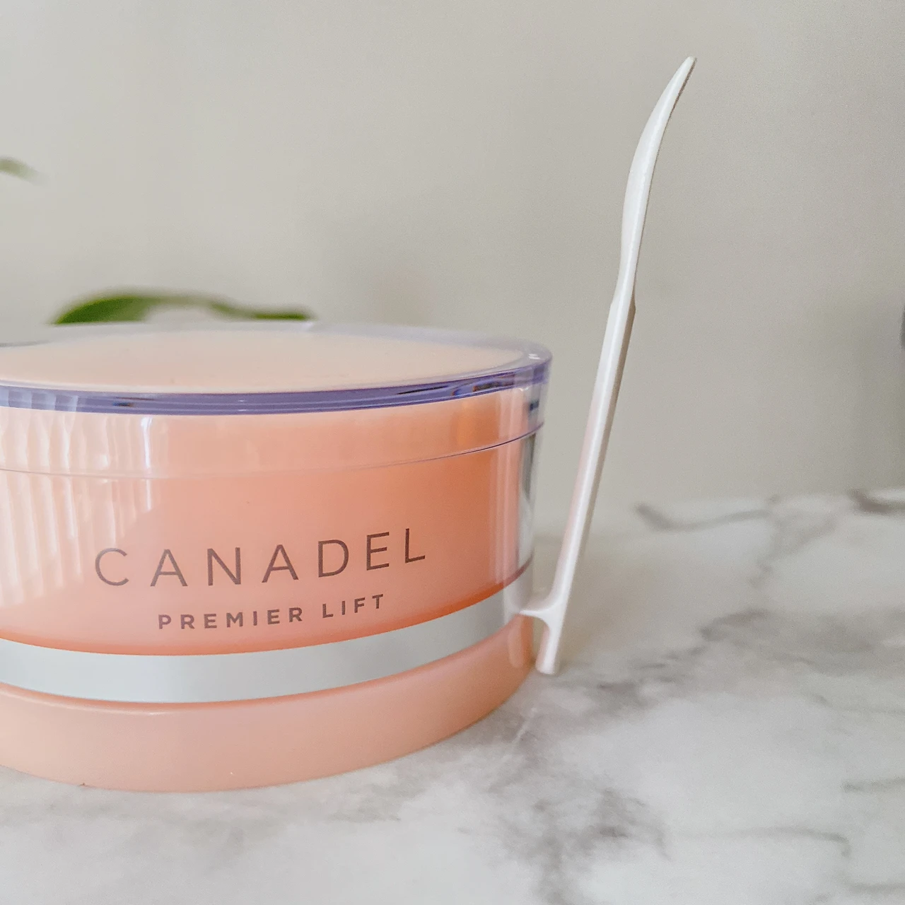 【忙しい日の頼もしい味方✨】オールインワンなのに、ハリケアもシワ改善も叶える！カナデル「プレミアリフト」💓_3_2