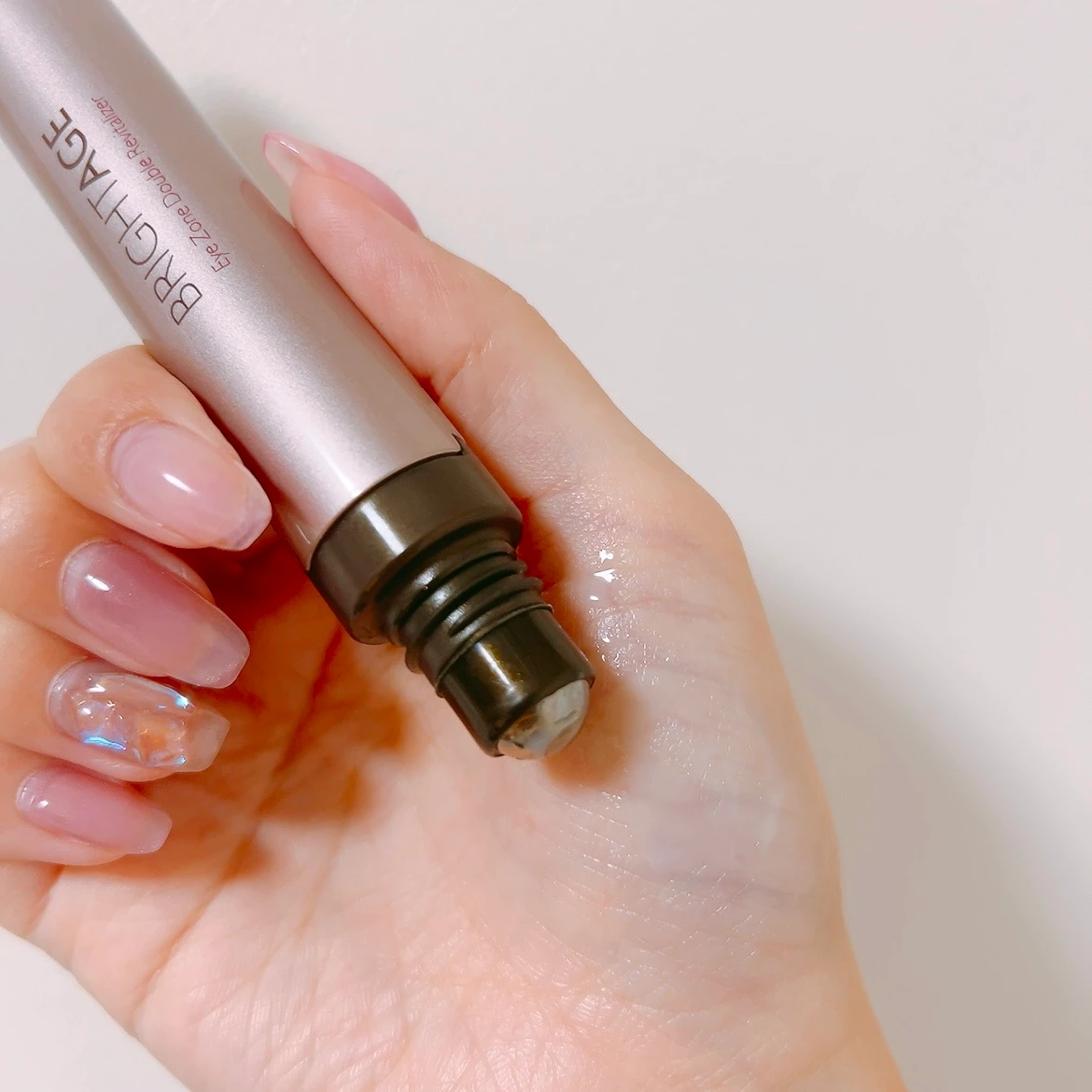 目元の悩みにさようなら！ブライトエイジの秘密兵器【アイゾーン ダブルリバイタライザー】_3_1