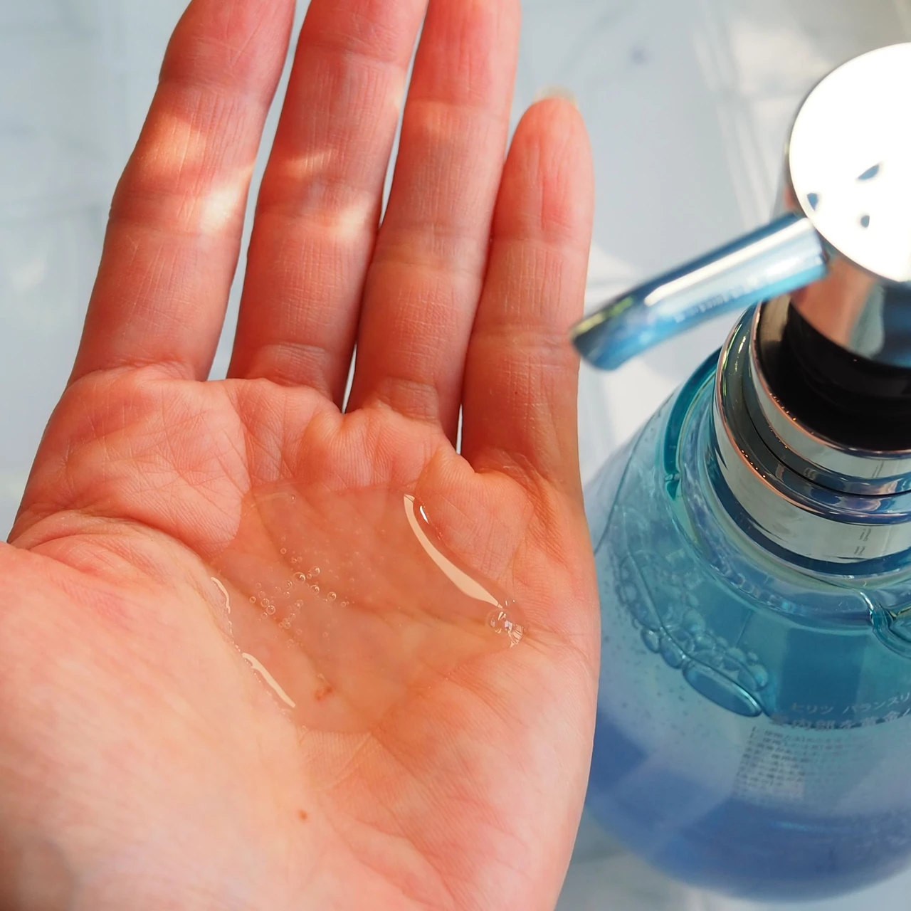 「 ヒリツ バランスリペアシャンプー オーロラ」のテクスチャー