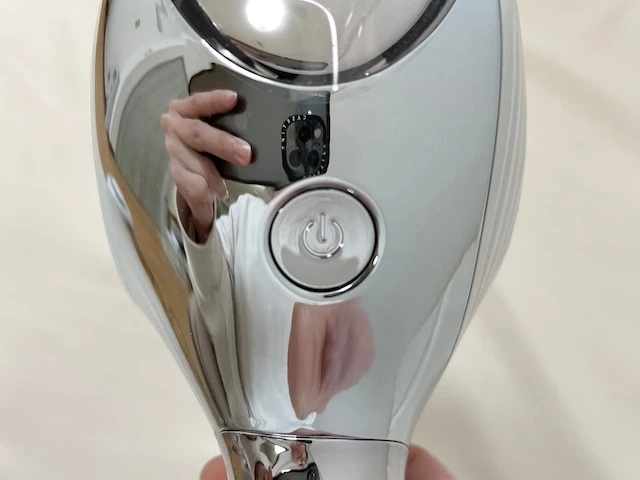 ReFa BEAUTECH DRYER PRO（リファ ビューテック ドライヤー プロ）電源ボタン