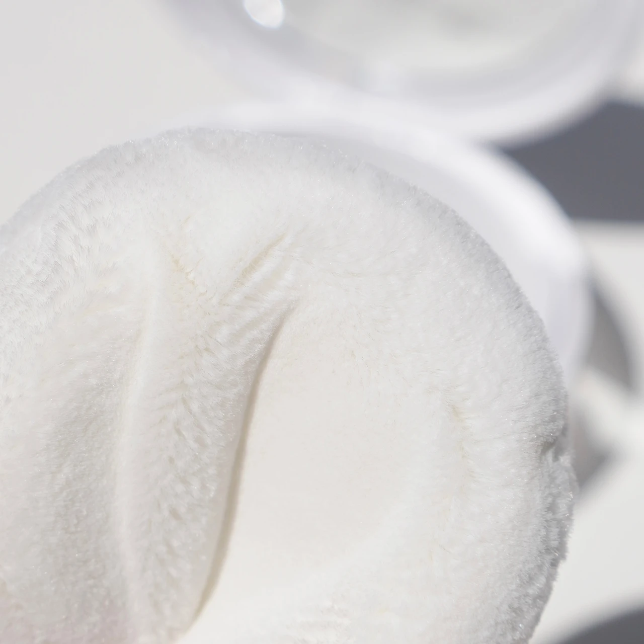 肌に溶け込む艶肌パウダーがプリマヴィスタから新登場！ふわっと微細パウダーでつるんとしたお肌を演出。_2_2