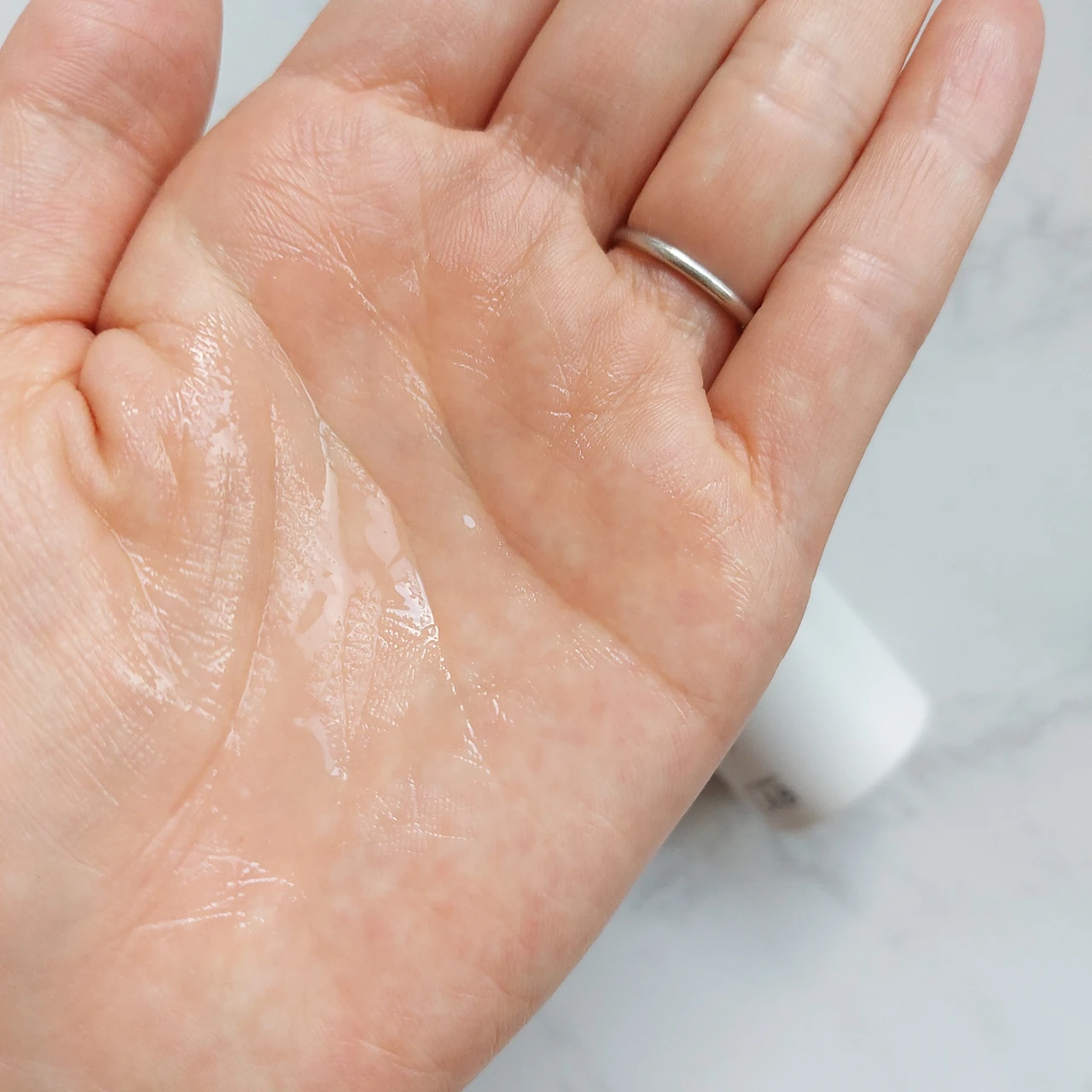 手のひらに伸ばした状態