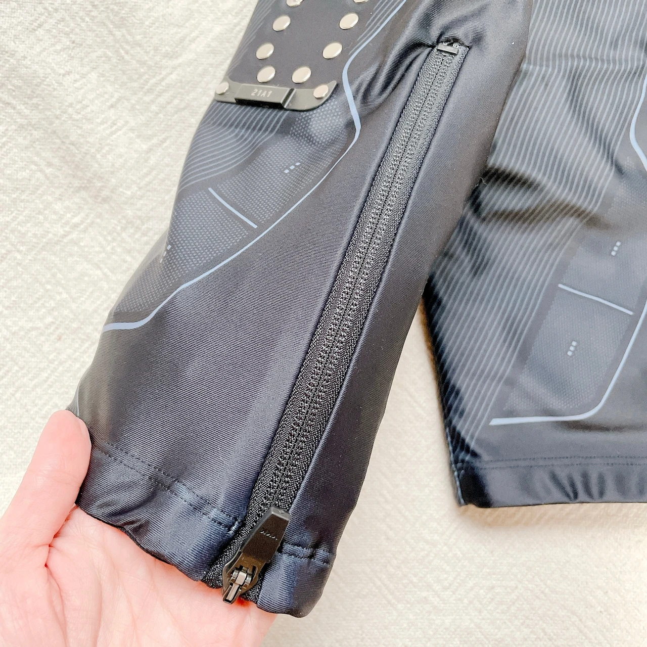 おうち簡単トレーニング！SIXPADシックスパッド パワースーツ ヒップ＆レッグの感想は？ 運動との併用でシェイプアップを目指してみた_8_1