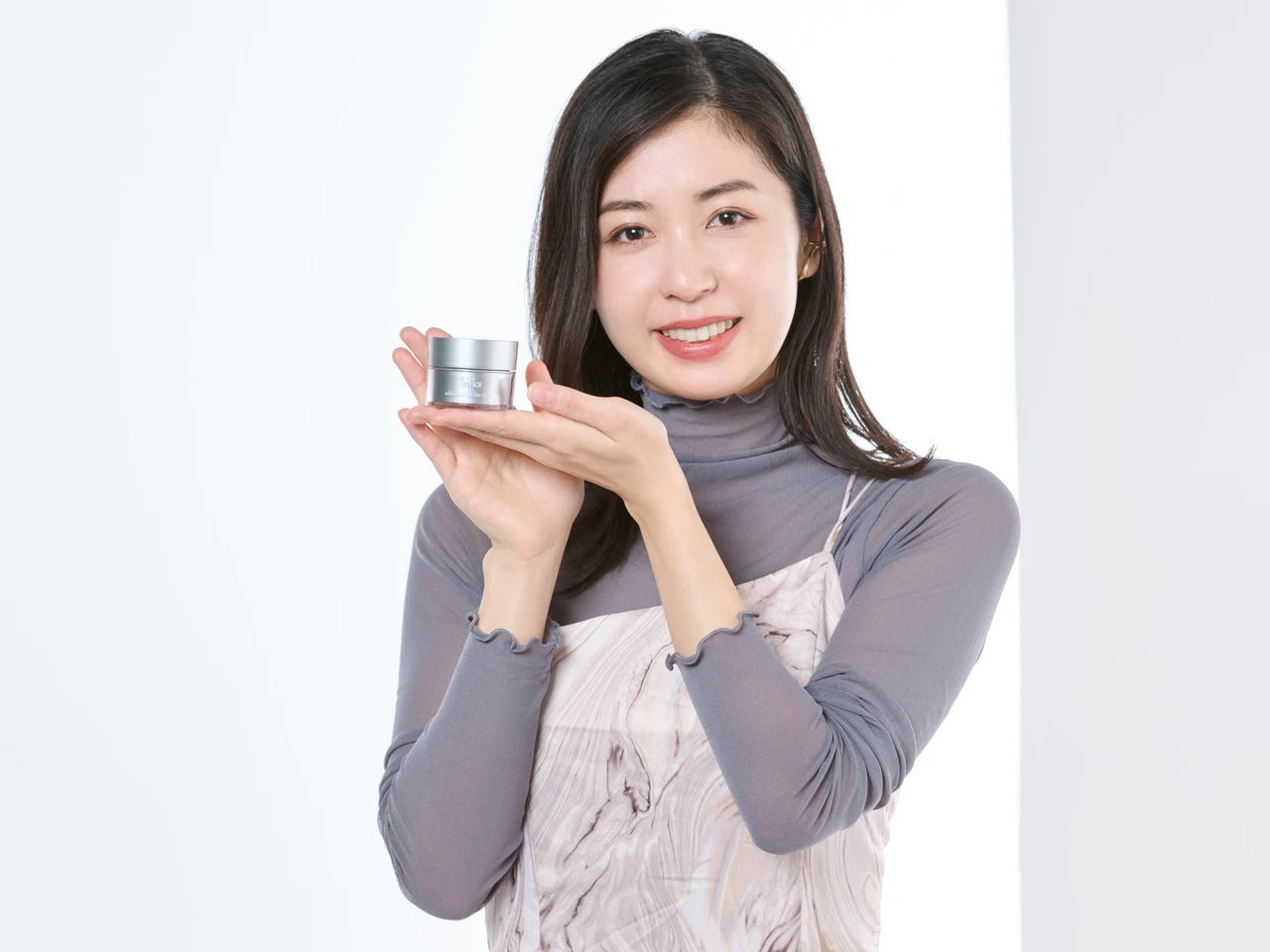 美容のプロや美容好きも始めてる! 敏感肌の新しいエイジングケア(※1)「iniks アドバンスバリア」_5