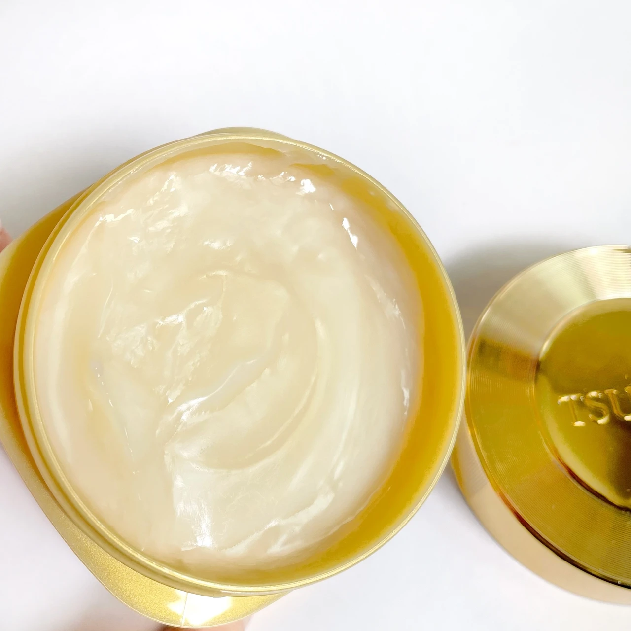 【髪のダメージが気になる方必見！】黒TSUBAKI＋金のヘアマスクで「ダメージケア迷子」を脱出！_5_1