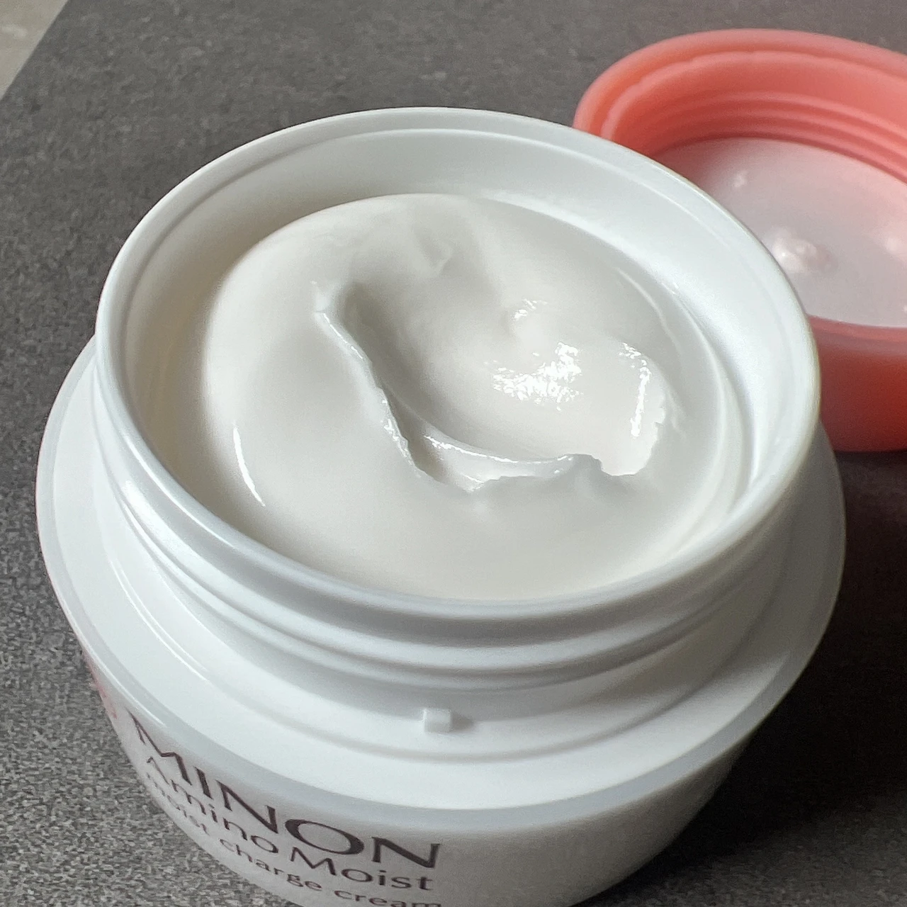 【これからの感想が気になる季節にぴったり♪】敏感肌を考え抜いて作られた"ミノン アミノモイスト モイストチャージ クリーム！"_2