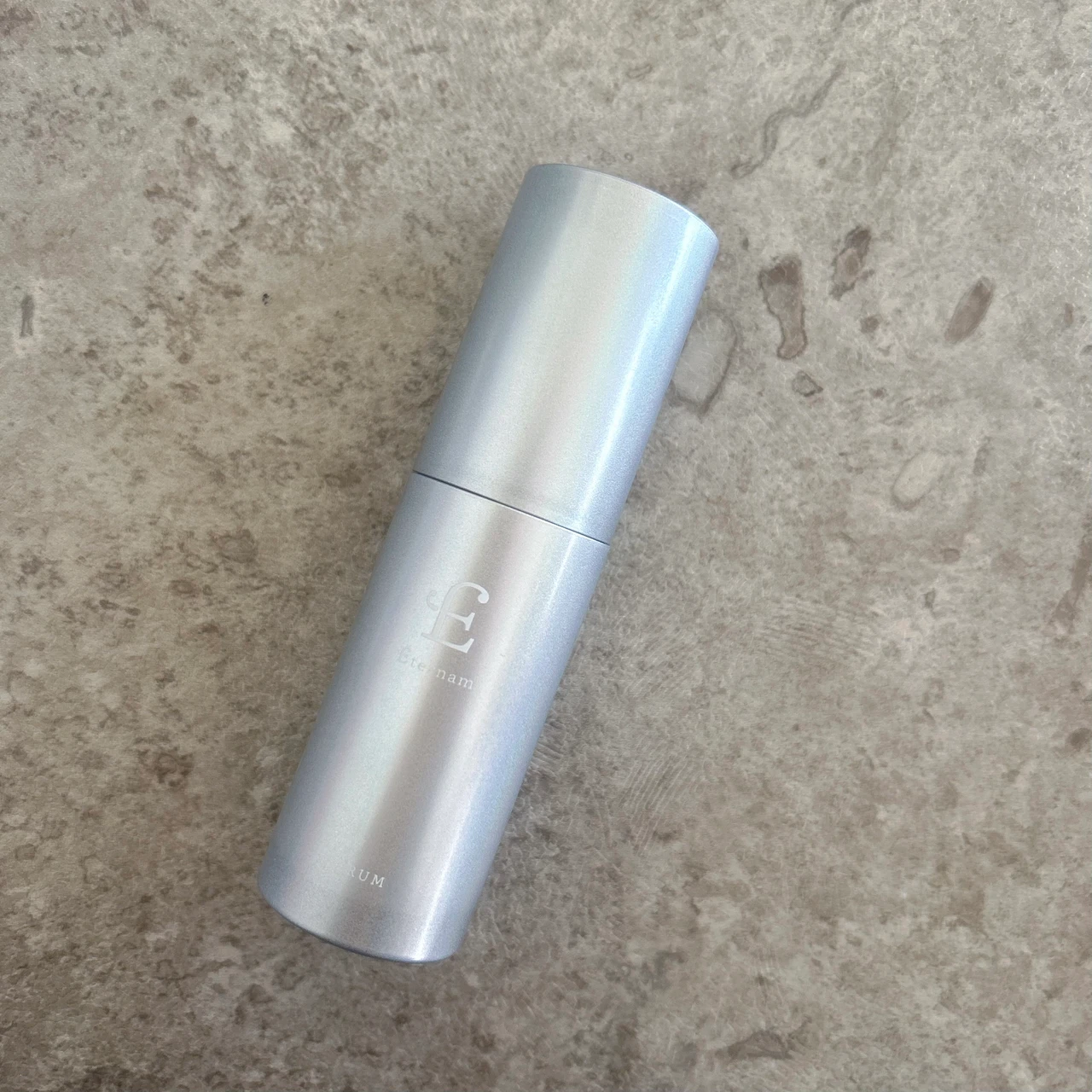 エテルナム セラム パッケージ